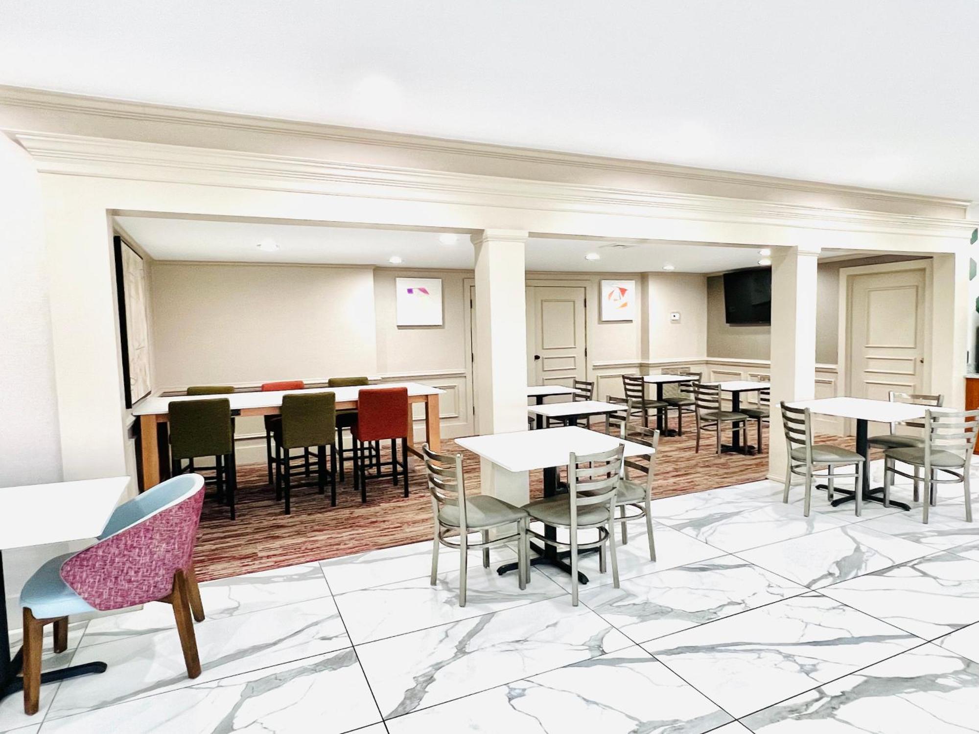 Quality Inn & Suites Mcdonough South I-75 Экстерьер фото